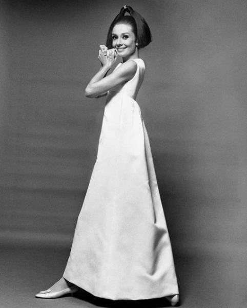 Одри Хепбёрн в фотосессии для журнала Vogue, 1966 год, фото — Уильям..4