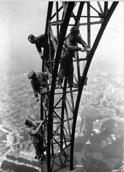 Покраска Эйфелевой башни 1932..0