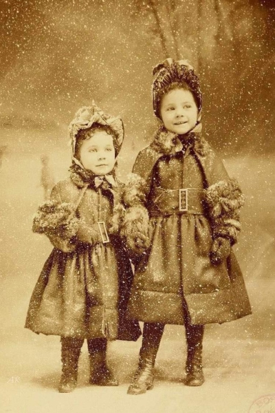Портрет двух маленьких девочек 1887..0