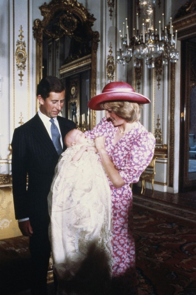 Принцесса Диана и принц Чарльз на крестинах принца Уильяма в..0