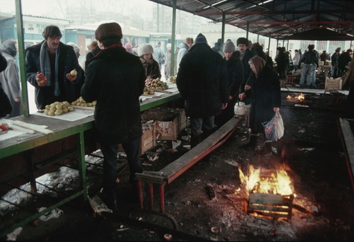 Челябинский колорит 90-х годов на фотографиях Питера..1