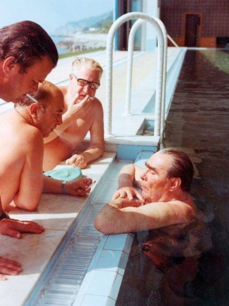 Ильич в отпуске. Крым, 1981..0