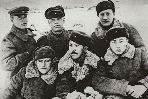 Юрий Никулин. 

орден Отечественной войны II степени ;
медаль «За..0