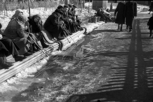 Оттепель на Патриарших прудах.Москва , 1960 г. 

Автор фото : Борис..0