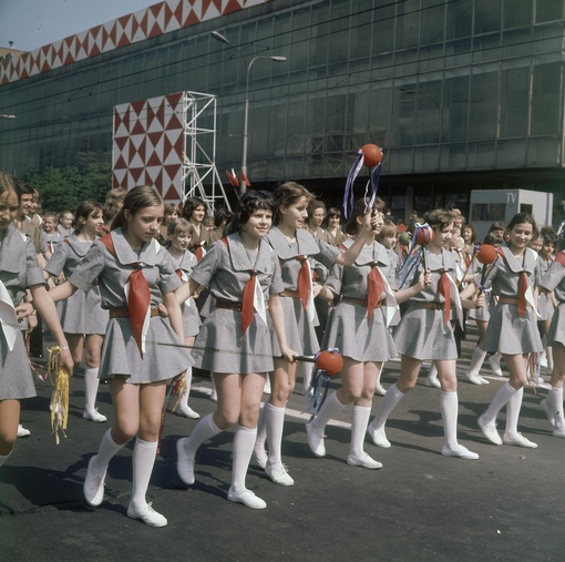 Первомайская демонстрация в Варшаве, Польша, 1974 год. Фото Гражины..0