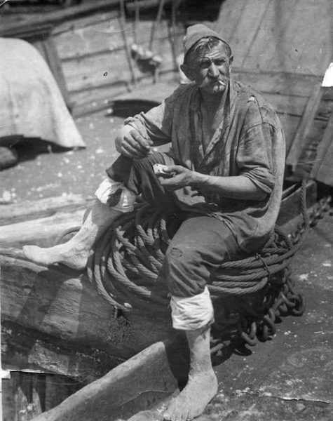 Портовый грузчик. Одесса, 1928..0