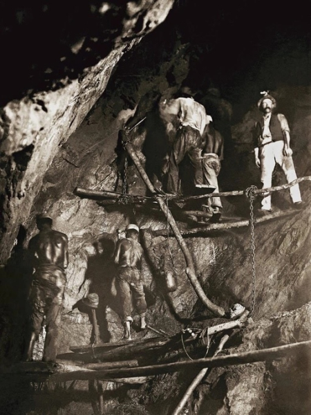 Рабы на каменоломнях .Бразильская империя,1882 г..0