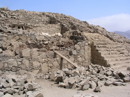 Расположенный в Перу, 4600-летний город Караль-Супе, старейший..1