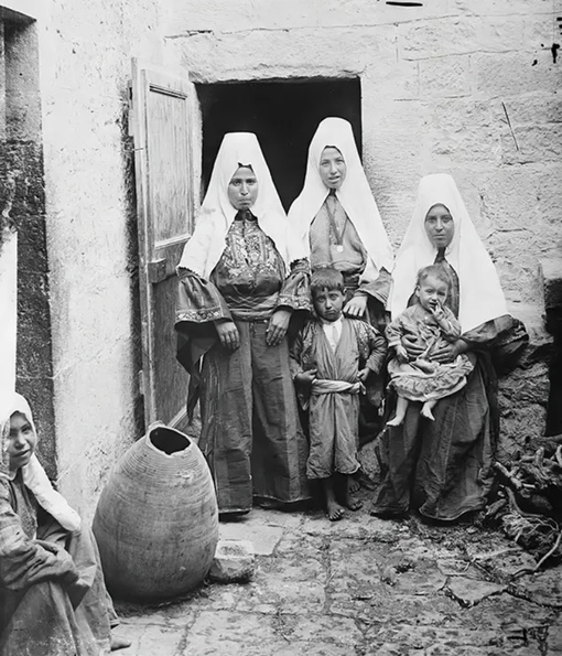 Жительницы Вифлеема с детьми, 1936..0