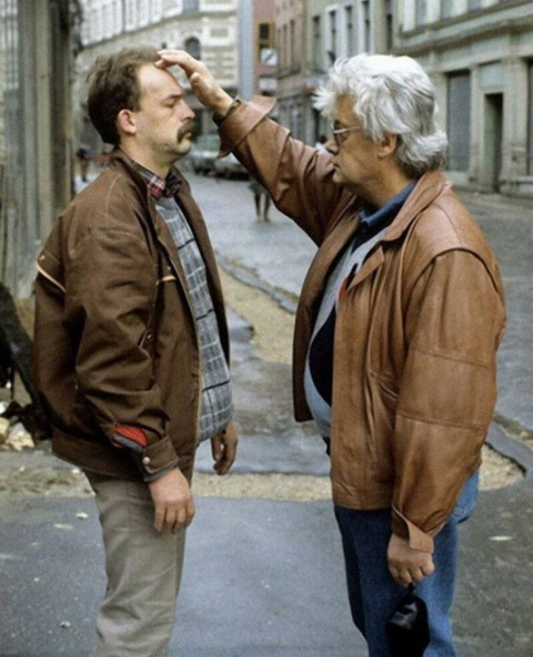 Алан Чумак проводит  уличный сеанс « исцеления ».Москва,1991г..0