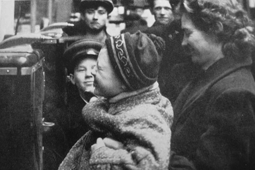 Aвтомат с oдеколоном и духами. Цена 15 копеек. СССР. 1950-е г.15 копеек...0