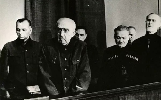 Бывшие белогвардейцы и пособники нацистов (Первый ряд:..0