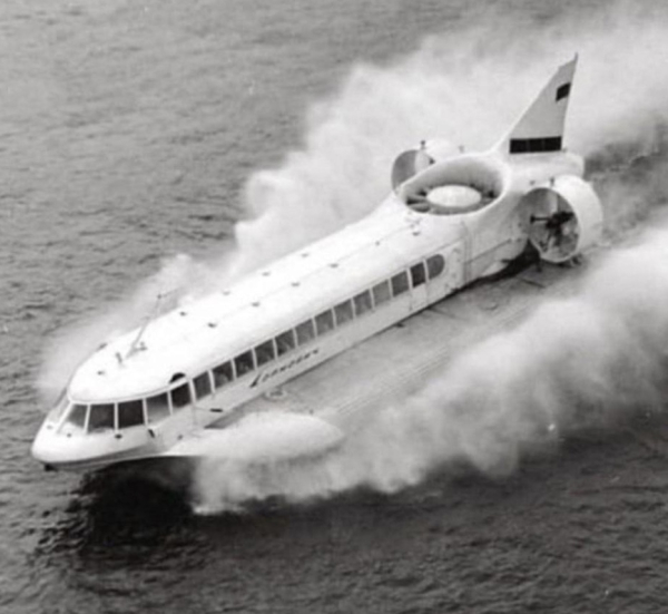 Газотурбоход на воздушной подушке «Сормович», построенный в..0