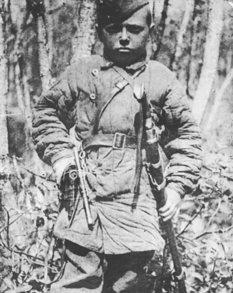 Юный герой: Борис Новиков и его подвиг.

12-летний воспитанник 3-го..0