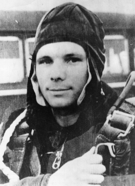 Юрий Гагарин стоял на грани отчисления из летного училища из-за..0