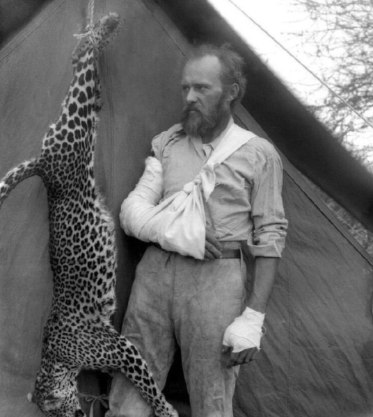 Карл Эйкли и его невероятное противостояние с леопардом.

В 1896..0