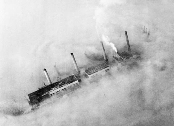 Лондон захлебнулся в смертоносном смоге!

В декабре 1952 года..0