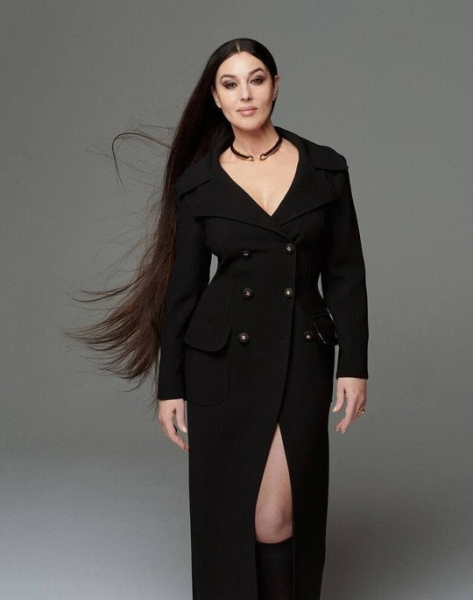 Моника Беллуччи, которая снялась для мартовского Harper's Bazaar Russia, 2022..1