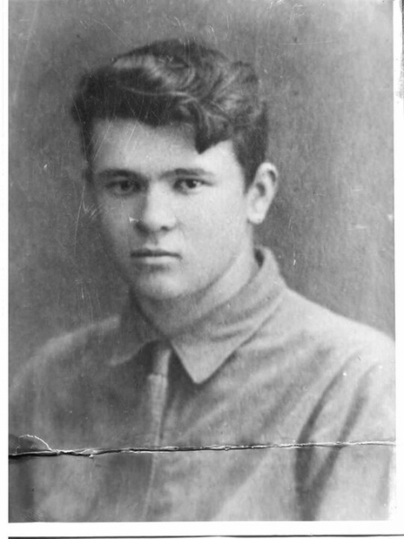 Николай Парфëнов  родился 12(26) июля 1912 года во Владимирской..0