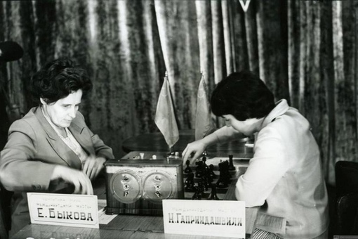 Нона Гаприндашвили во время матча на первенство мира 1962..0