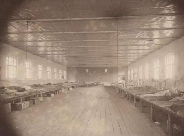 Общежитие фабричных рабочих. Российская Империя, 1903..0