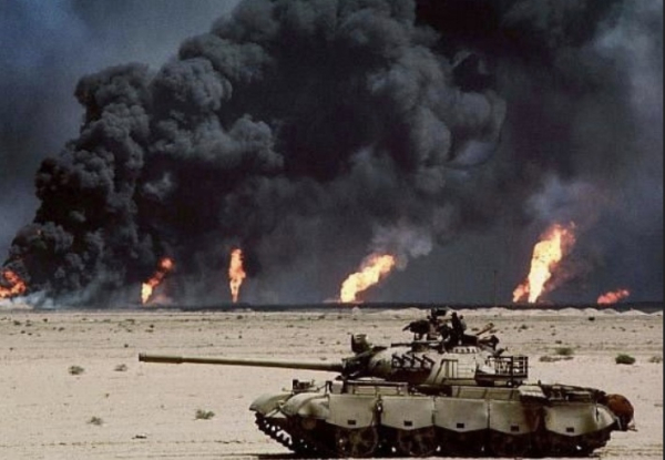 Перед отступлением из Кувейта в январе 1991 года иракские войска..2