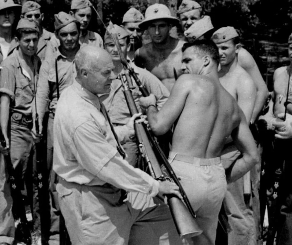 Полковник Энтони Джозеф Дрексель Биддл проявил удивительные..2