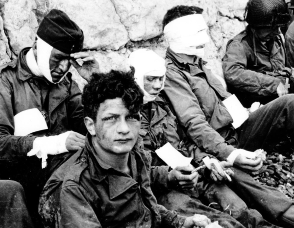 Раненые американские военнослужащие 3-го батальона 16-го..0