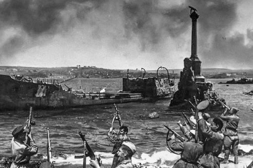 «Севастополь наш! Гордое имя Севастополь золотыми буквами..0