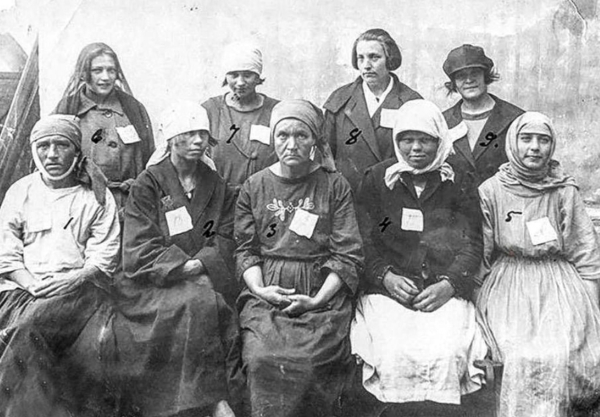 В начале 1900-х годов в России, на знаменитой ярмарке в Нижнем..0