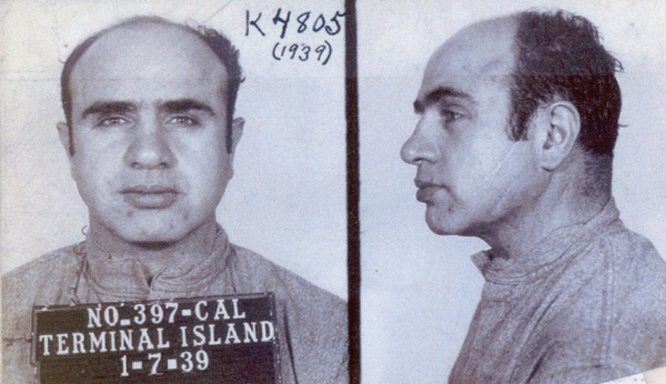 В связи с тем, что Аль Капоне испытывал сложности с..0