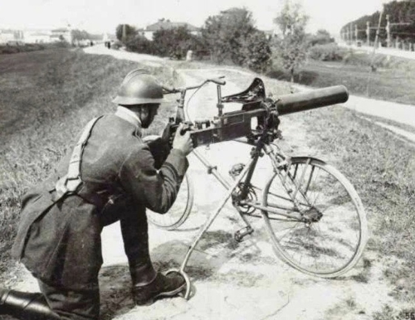 Велосипеды на войне: неудачные эксперименты и тихие операции
В..1