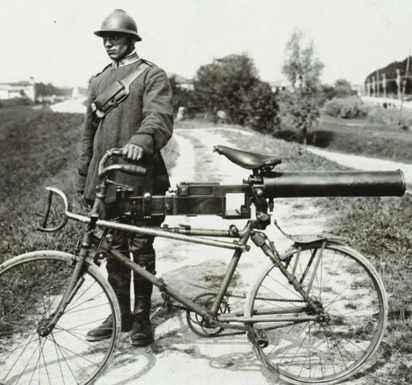 Велосипеды на войне: неудачные эксперименты и тихие операции
В..0