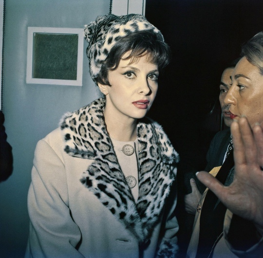 4 июля 1927 года родилась итальянская актриса Джина Лоллобриджида,..3