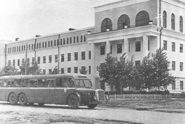Автобус марки Mercedes-Benz O 10000 в Хабаровске на улице Карла Маркса..0