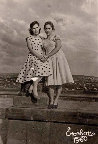 Девушки из Еревана ,1960 г..0