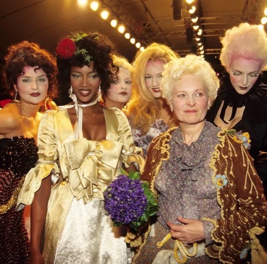 Дизайнеры, модели и гости на парижской Неделе моды, 1990-е годы,..5