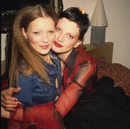 Дизайнеры, модели и гости на парижской Неделе моды, 1990-е годы,..8