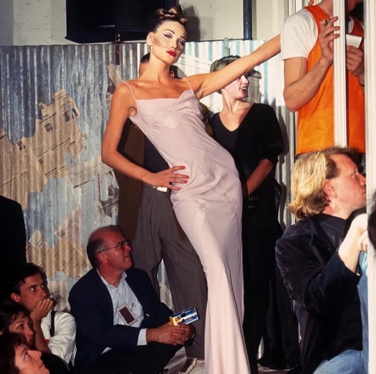 Дизайнеры, модели и гости на парижской Неделе моды, 1990-е годы,..3