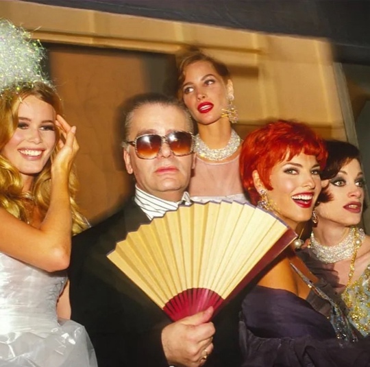 Дизайнеры, модели и гости на парижской Неделе моды, 1990-е годы,..9