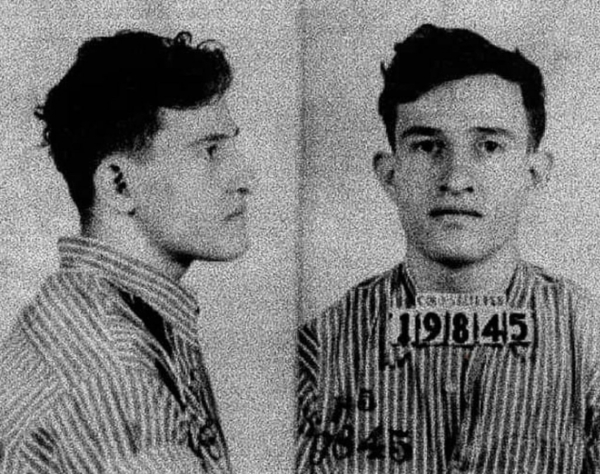 Добродушный и умственно отсталый Джо Арриди с IQ 46 баллов был..0