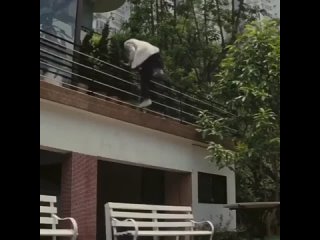 Джеки Чан был паркуристом, еще до того, как сам паркур был..0