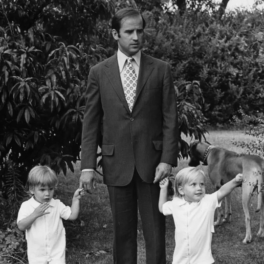 Джо Байден в 1960-х и..3