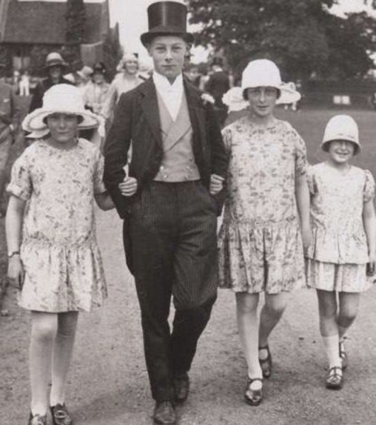 Джон Рокфеллер-младший, единственный сын знаменитого..0