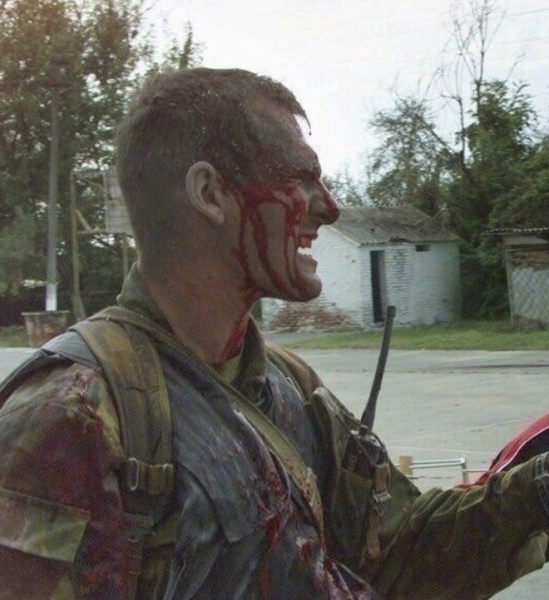 Этот раненый офицер, который в 2004 году в Беслане несколько раз..0