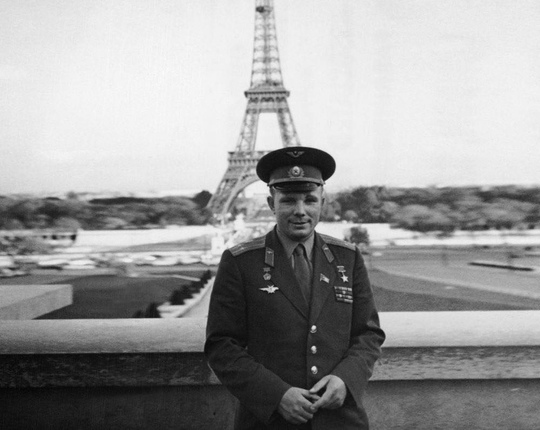 Юрий Гагарин в Париже, 1963..0