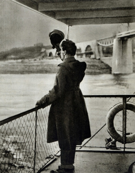 Лев Троцкий прощается с Россией, Одесса, 1929..0