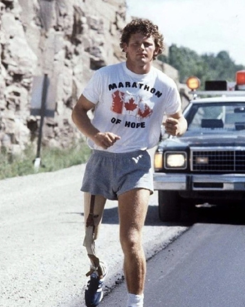 Марафон надежды Терри Фокса: Путь от Боли к Надежде

Терренс..0