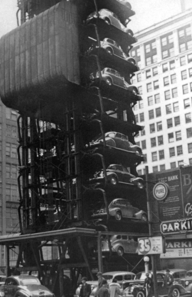 Многоуровневая вертикальная парковка в Чикаго, США, 1936 год.
В 1936..0