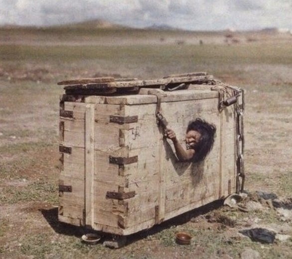 Монгольская девушка, приговоренная к голодной смерти, 1913..0
